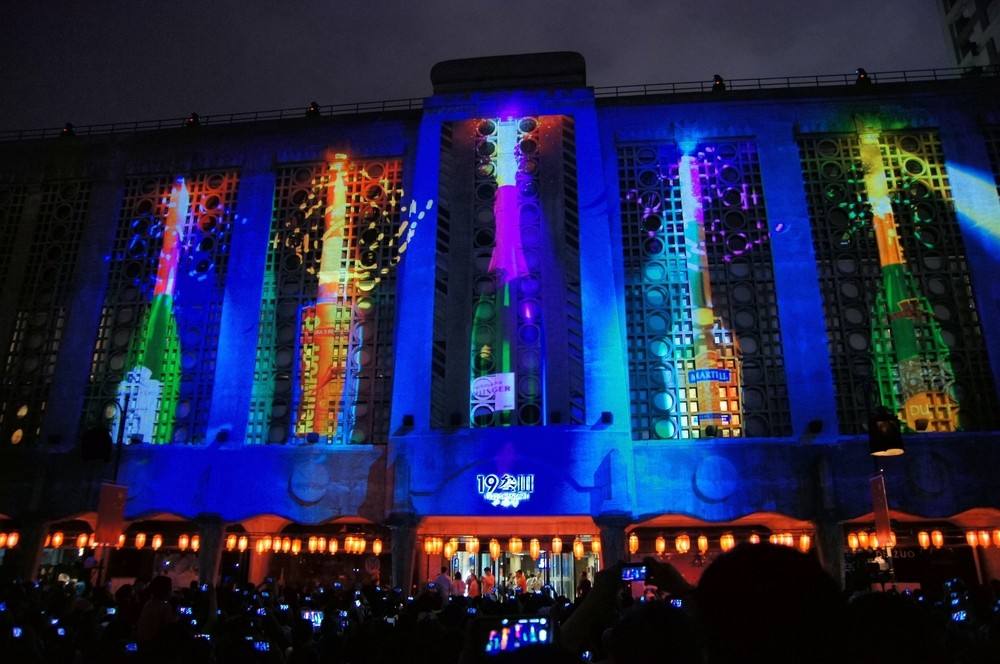 全息投影让灯光秀更具备夜间旅游的经济价值